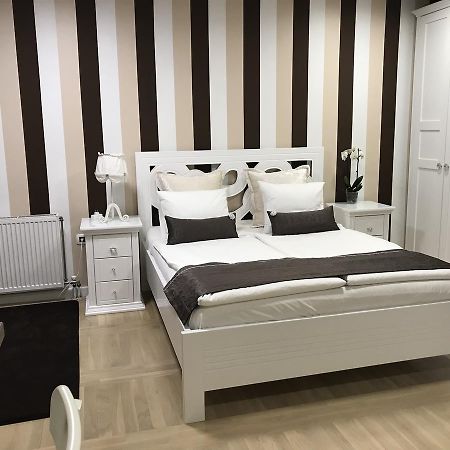 Lux New White Apartment Novi Sad Buitenkant foto