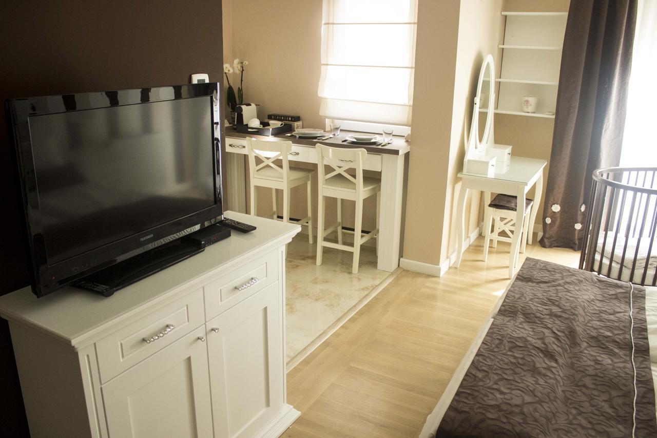Lux New White Apartment Novi Sad Buitenkant foto