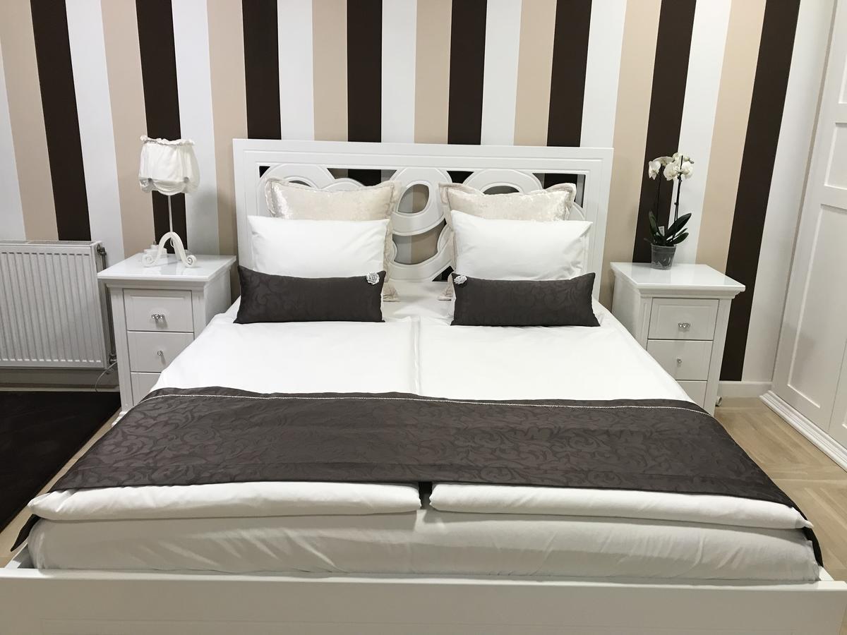 Lux New White Apartment Novi Sad Buitenkant foto