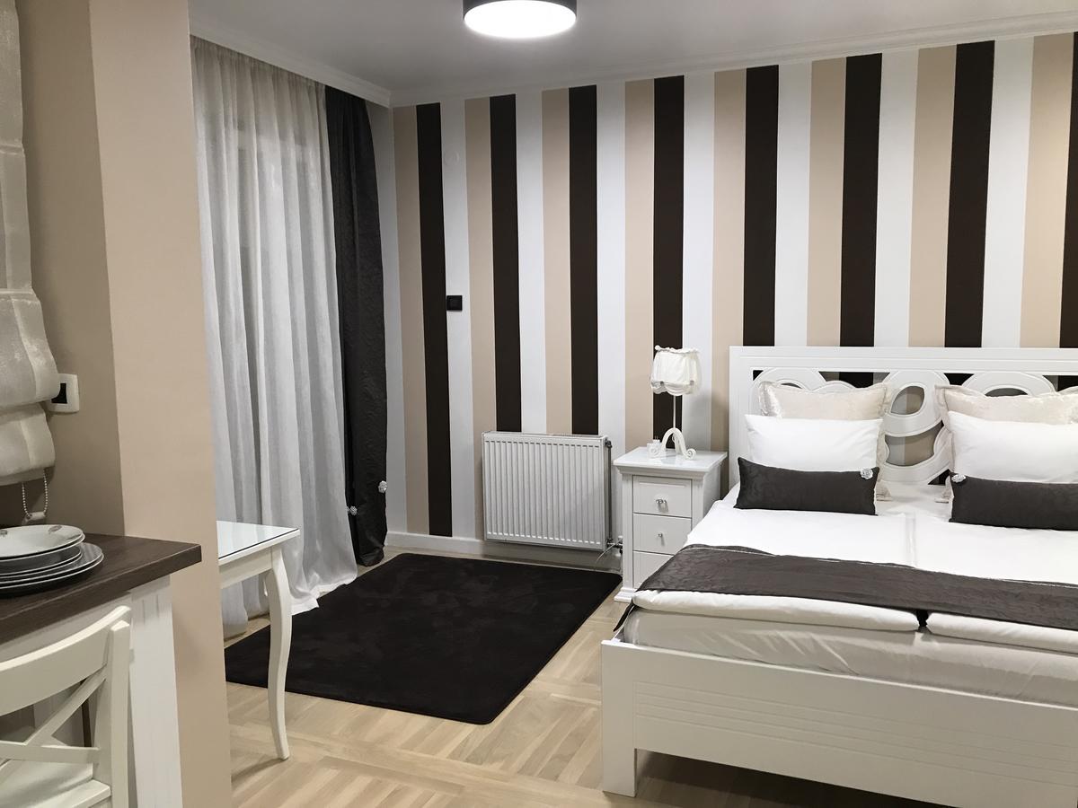 Lux New White Apartment Novi Sad Buitenkant foto